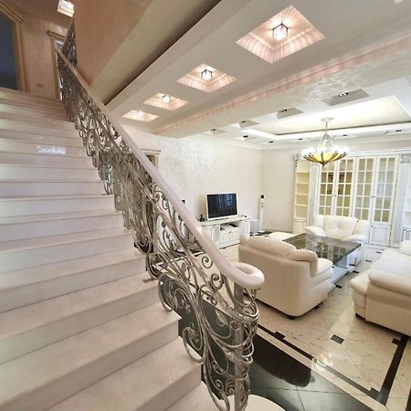 Роскошная Двухуровневая Квартира Luxurious Duplex Apartment Erevan Exterior foto