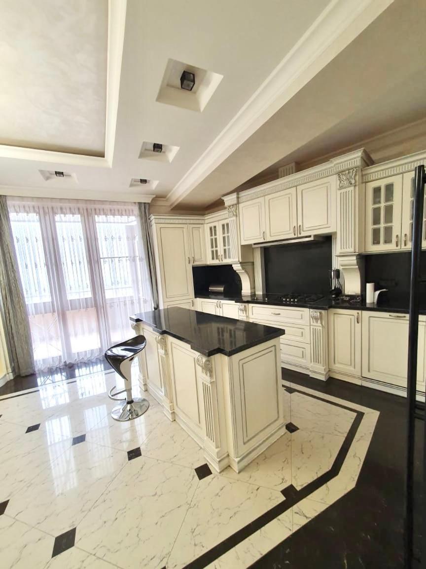Роскошная Двухуровневая Квартира Luxurious Duplex Apartment Erevan Exterior foto